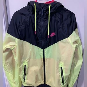 MENS NIKE WINDBREAKER